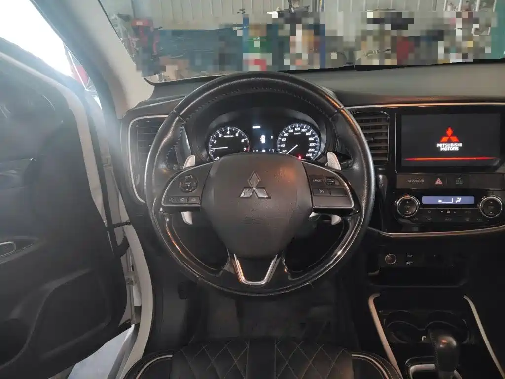 Mitsubishi Outlander 2021 2020 2.4L 4WD Luxury 5-seater
