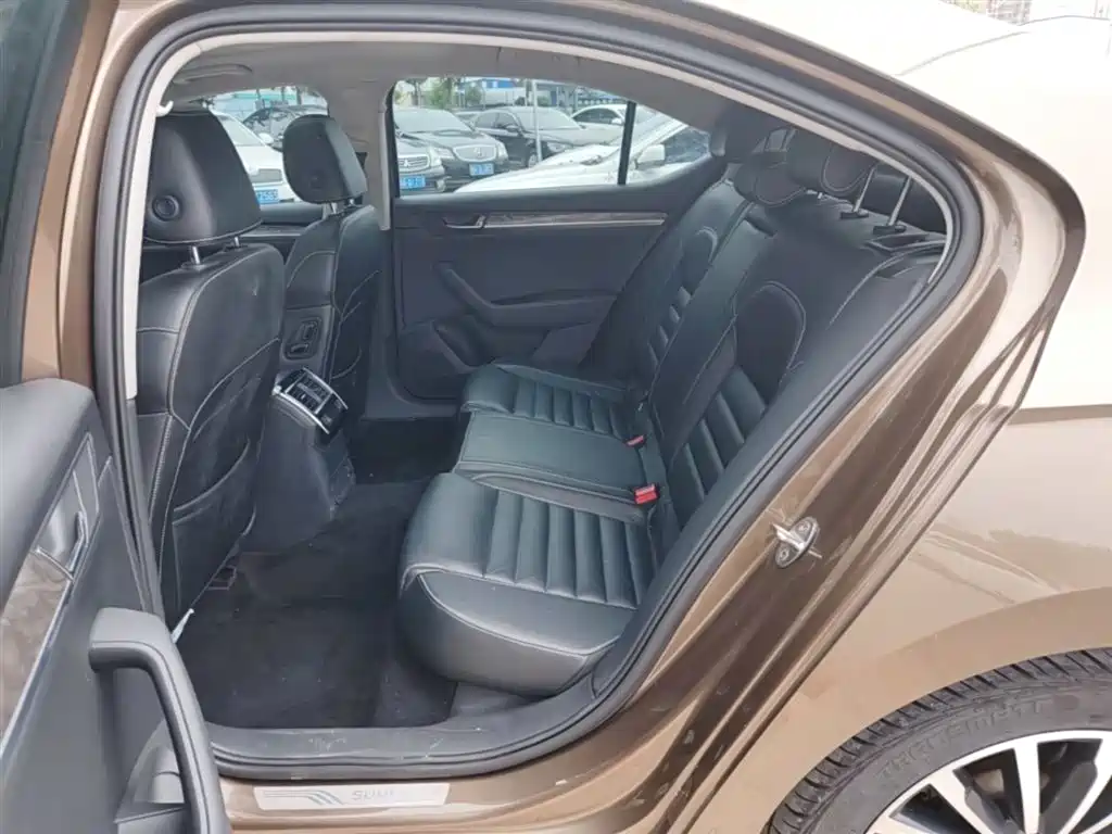 Škoda Superb 2016 TSI330 DSG Smart Edition фото 17