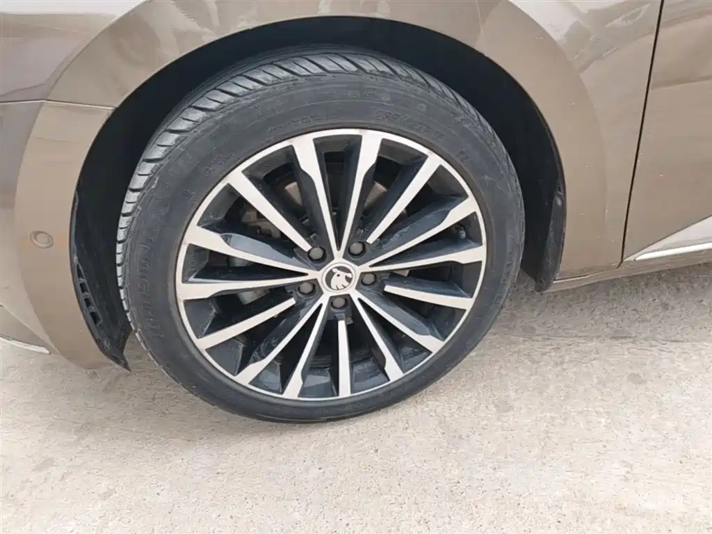Škoda Superb 2016 TSI330 DSG Smart Edition фото 23