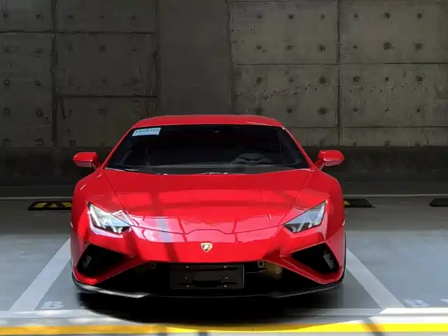 LAMBORGHINI HURACÁN