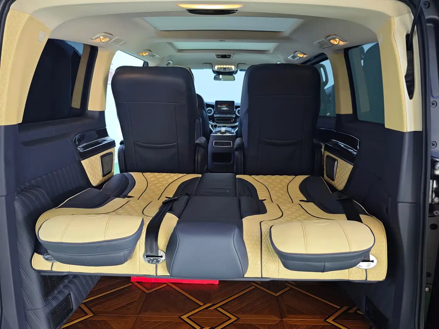 Mercedes-Benz V-Class 2018 V 260 Pilot Edition China V фото 19