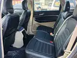 Фото 12 - Ford Edge