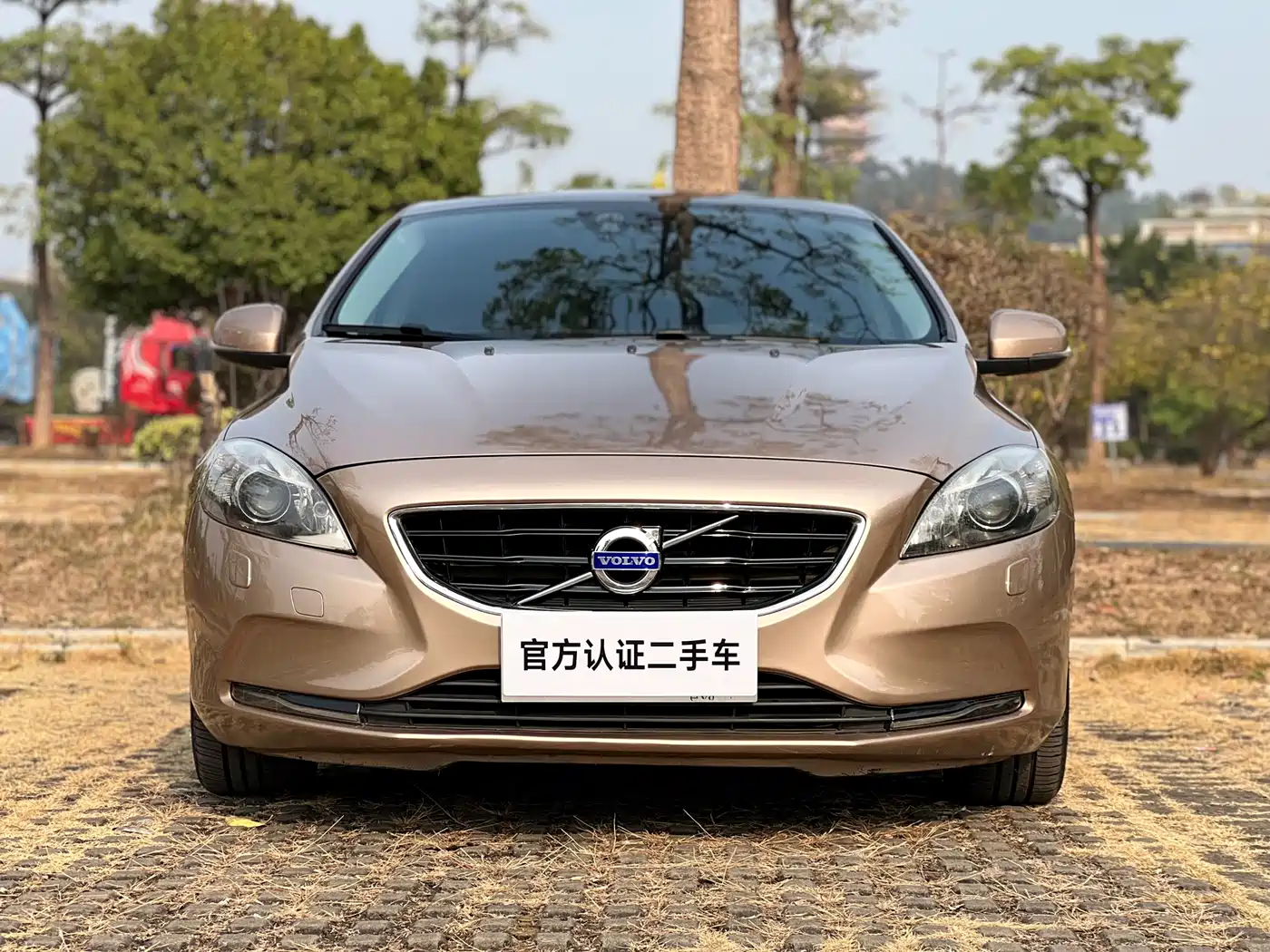Фото 2 - Volvo V40