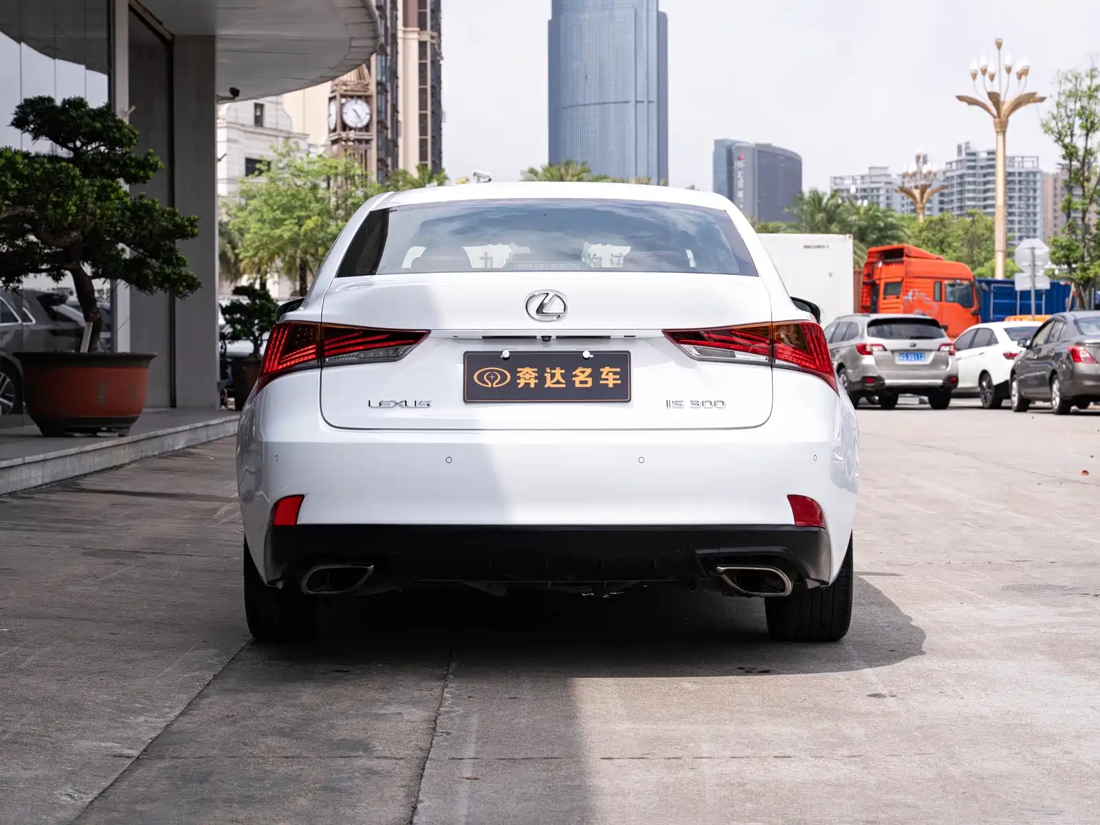 Фото 5 - Lexus IS