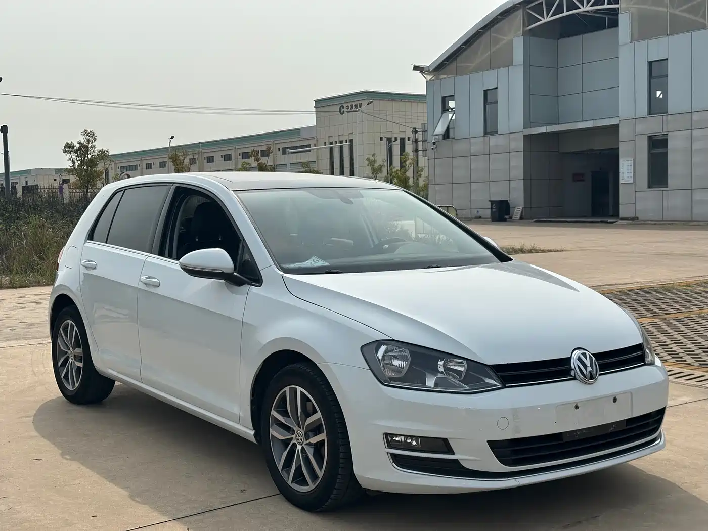 VOLKSWAGEN GOLF