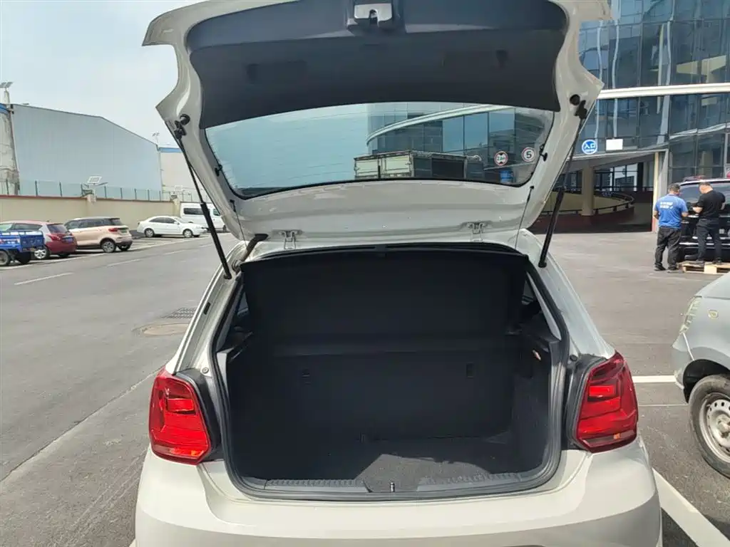 Volkswagen Polo 2018 1.5L Auto Safe Drive фото 18