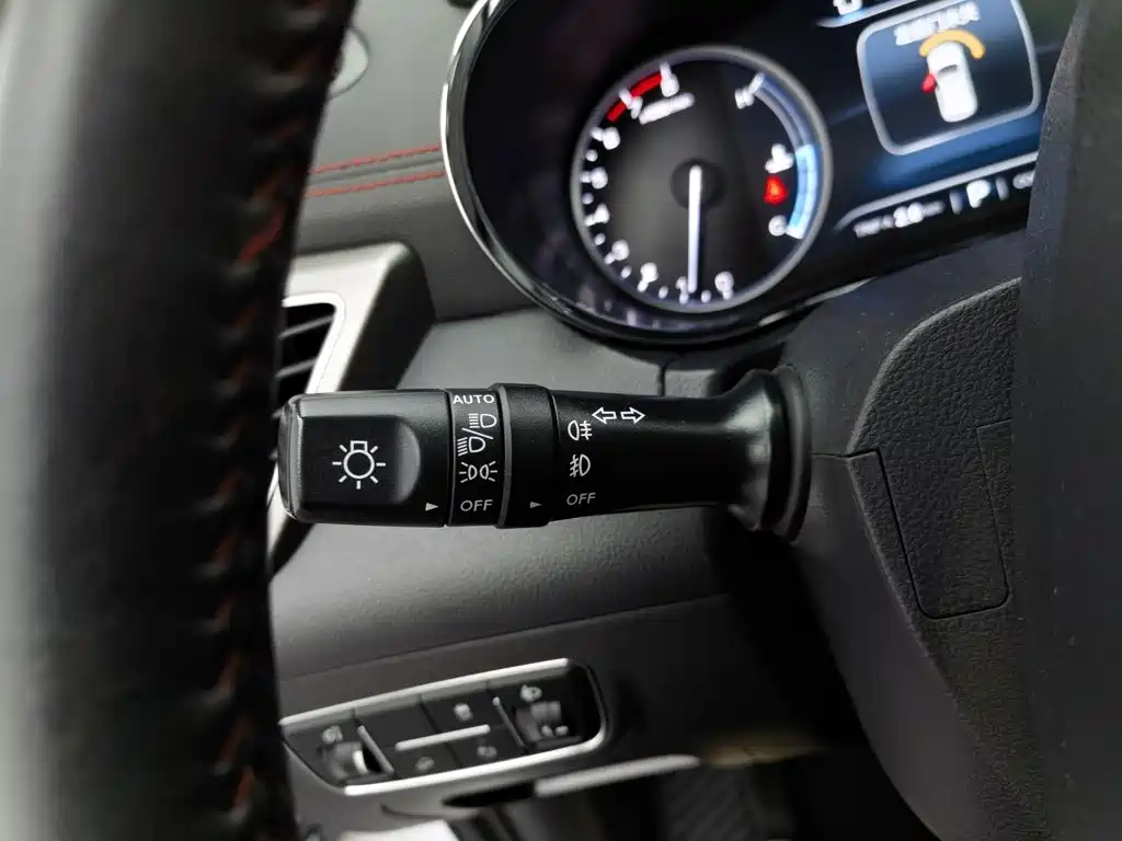 Фото 21 - Changan CS75