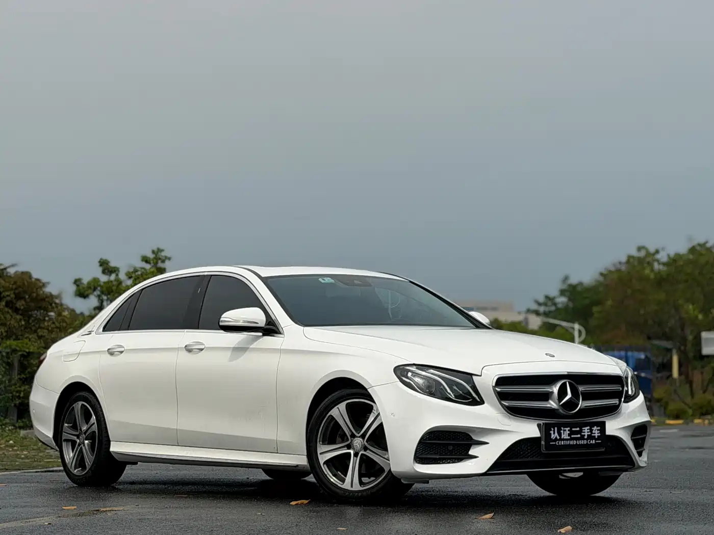 Mercedes-Benz E-Class 2016 E 200 L Sport Type фото 3