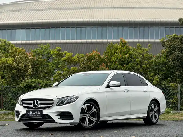 MERCEDES-BENZ E CLASS