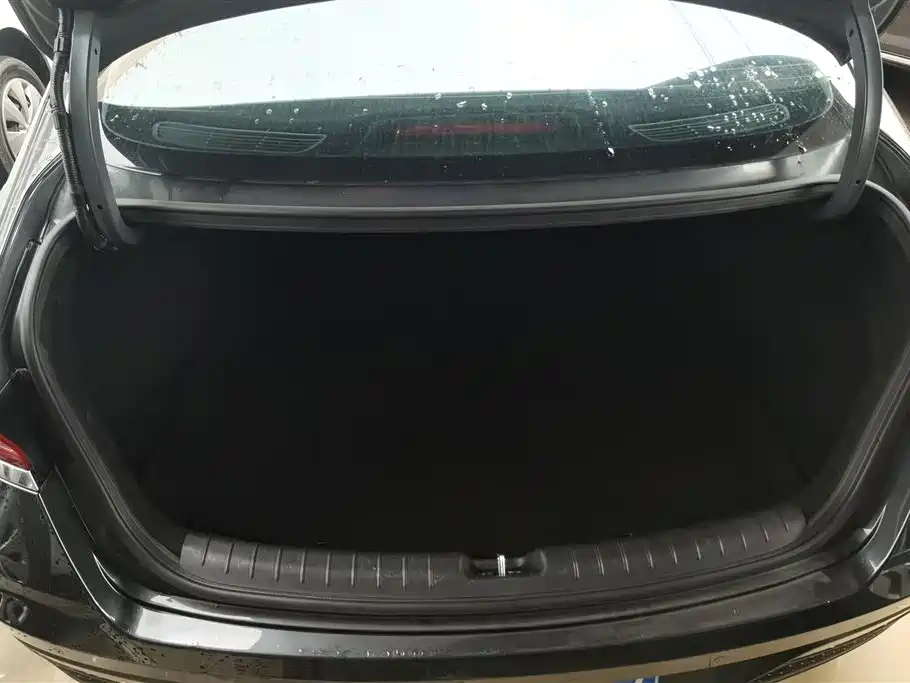 Hyundai Fista 2019 240TGDi Sport Edition China VI фото 4
