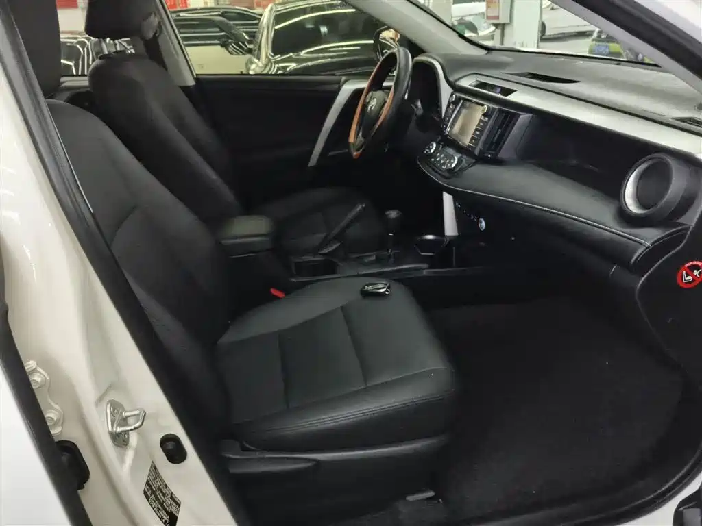Toyota RAV4 Rongfang 2016 2.0L CVT 2WD Comfort (China V) фото 20