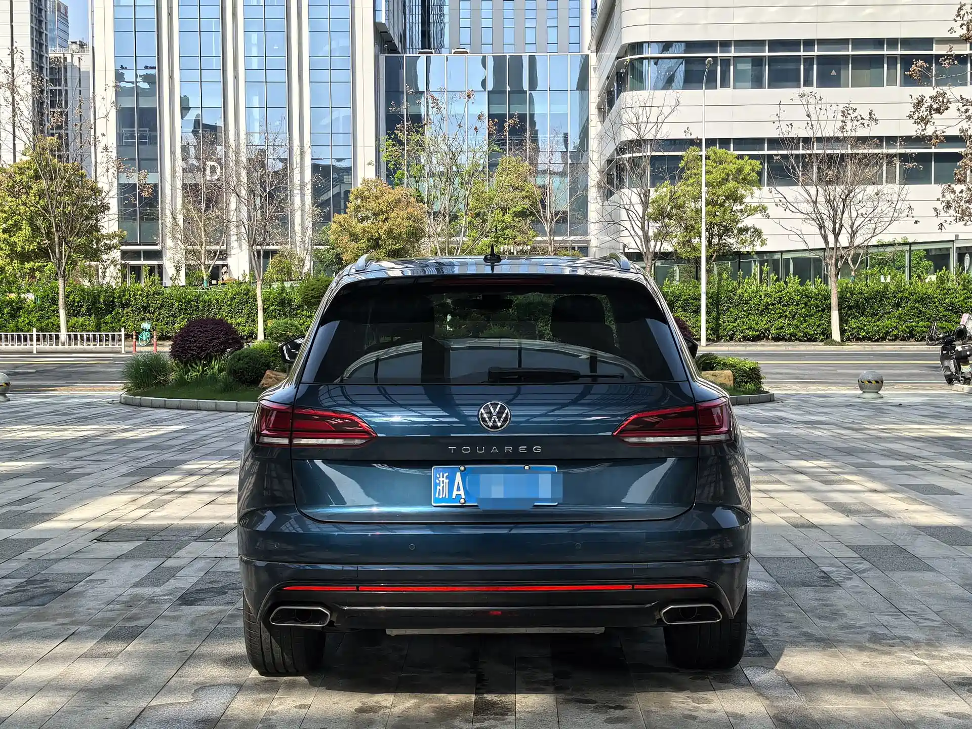 Фото 4 - Volkswagen Touareg