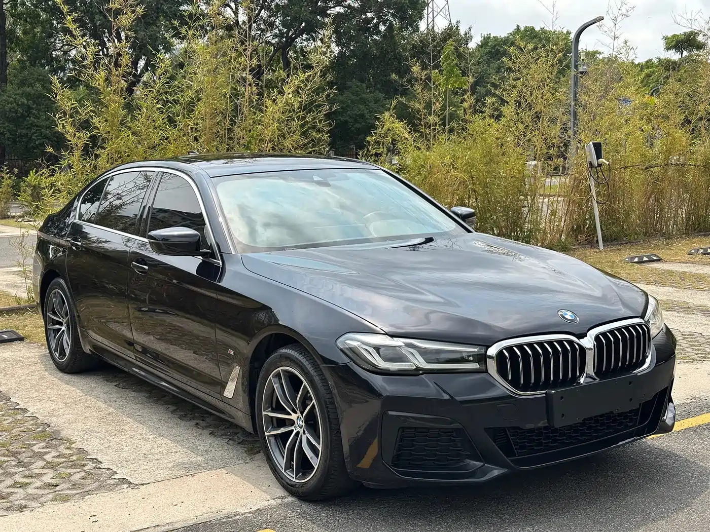 BMW 5 Series 2021 525Li M Sport Package фото 3