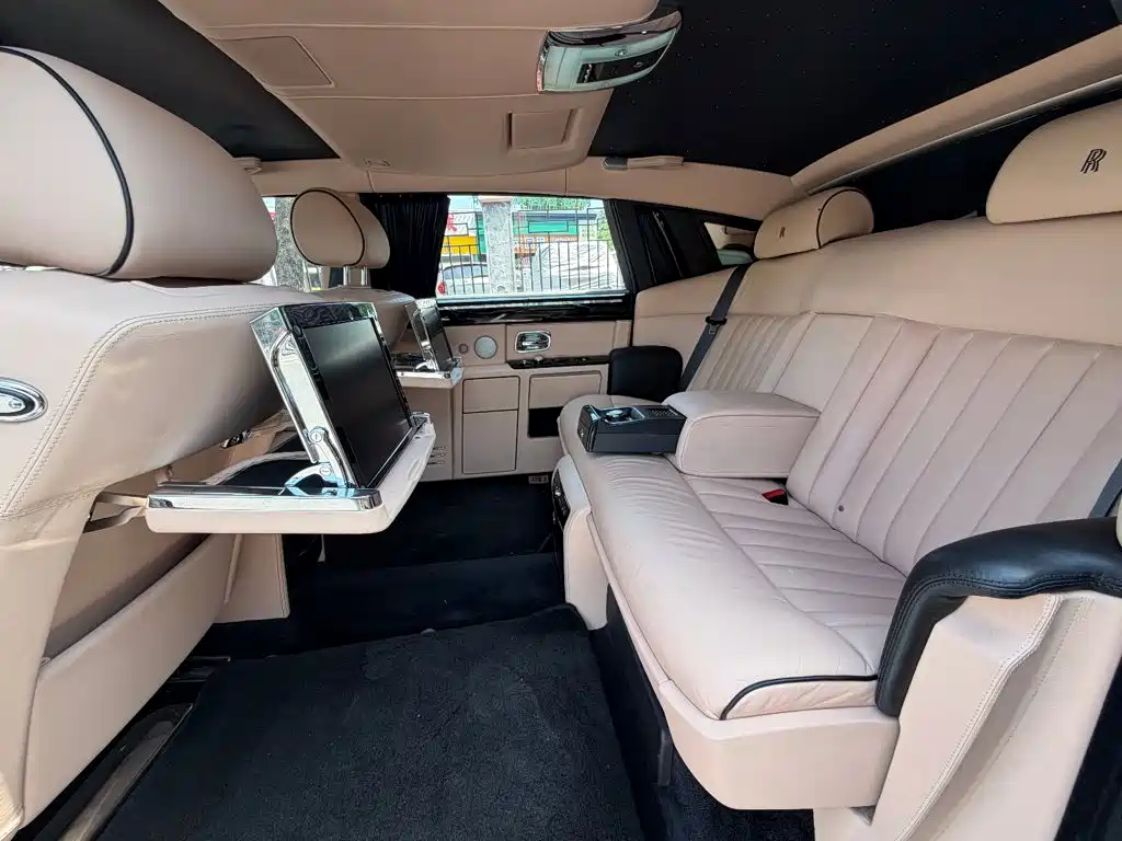 Rolls-Royce Phantom 2013 2006 6.7L Extended Wheelbase EWB