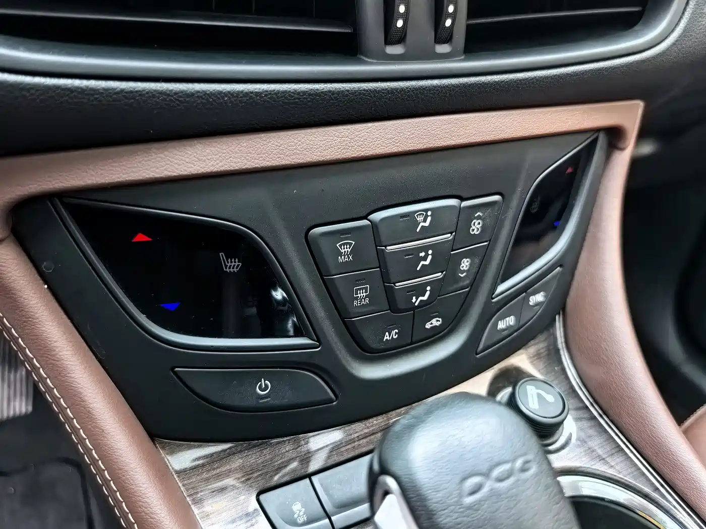 Buick Envision Plus 2017 20T 2WD Luxury фото 14