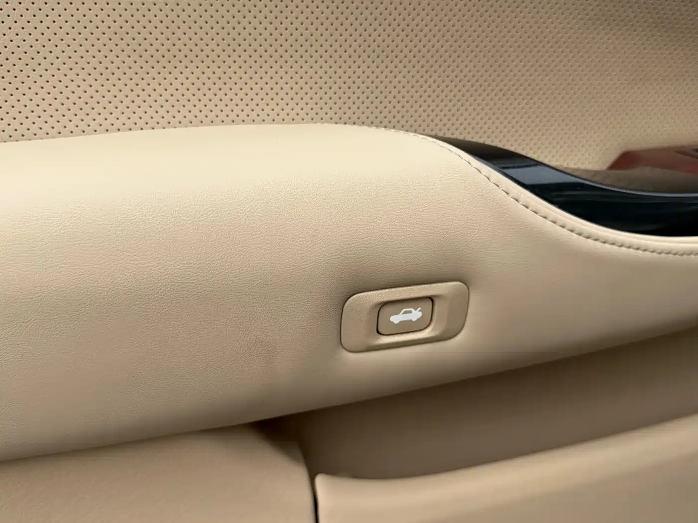 Toyota Crown 2010 3.0L Royal Saloon фото 29