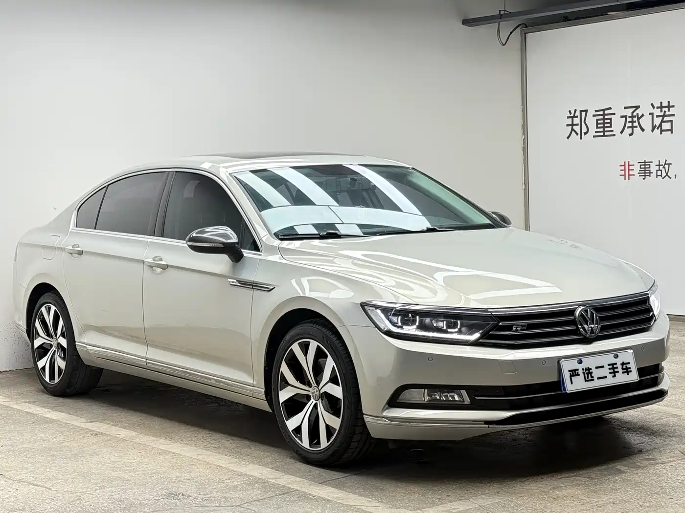 Volkswagen Magotan 2017 330TSI DSG Leading фото 2