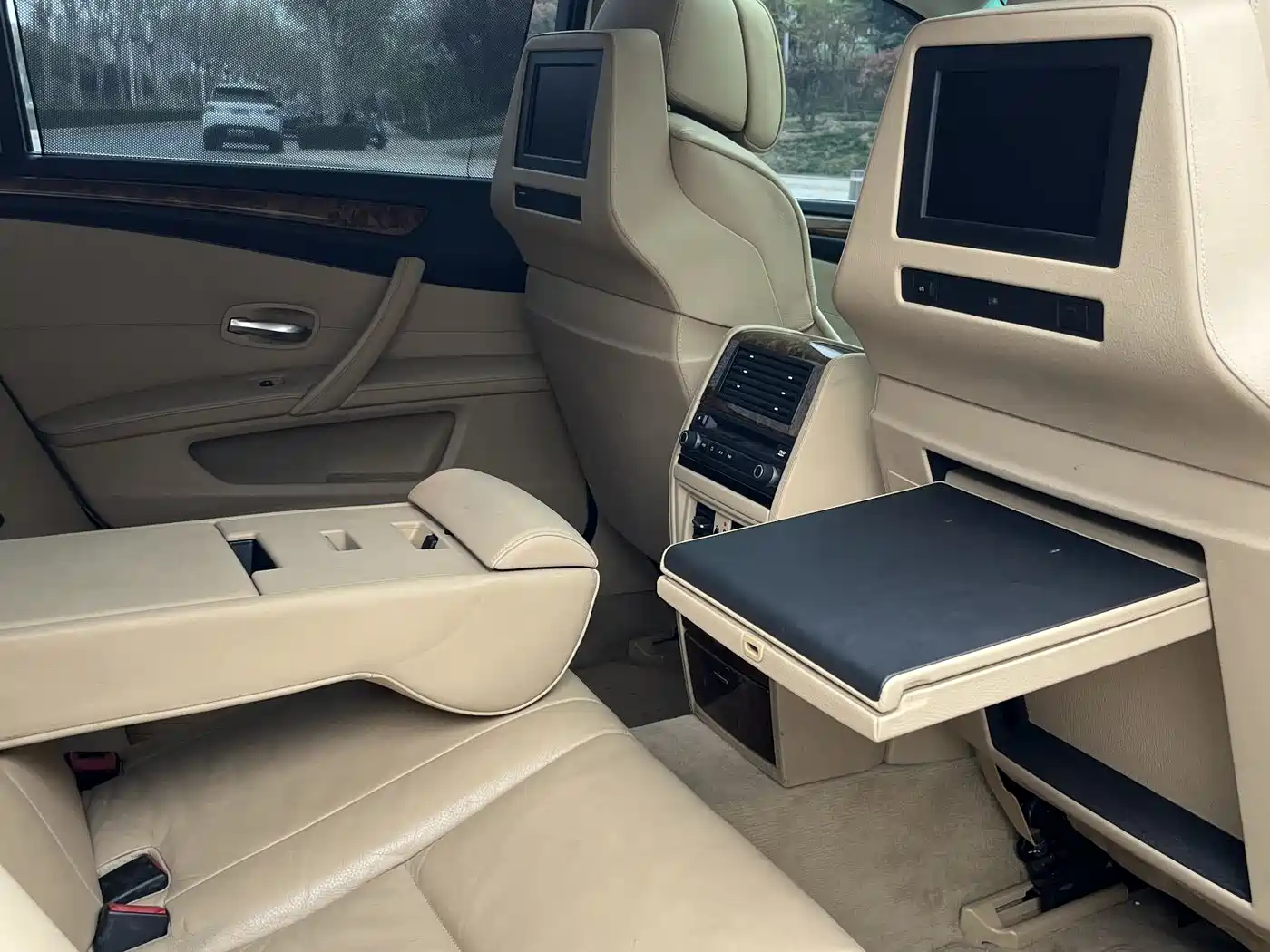 BMW 5 Series 2009 Model 525Li Luxury фото 15