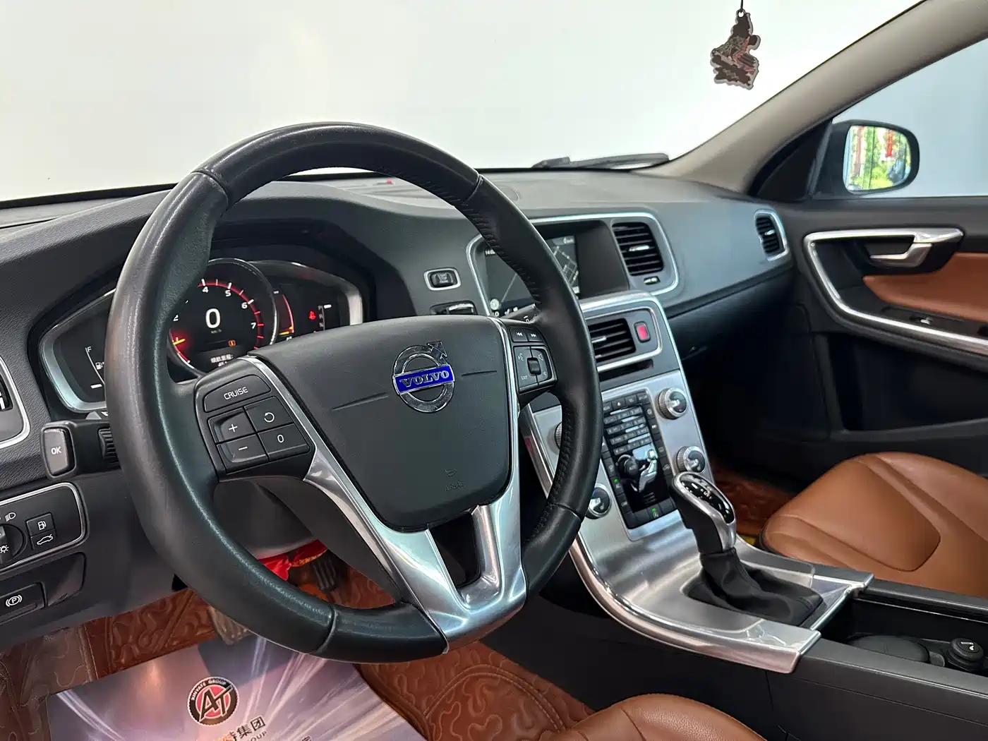 Фото 14 - Volvo S60