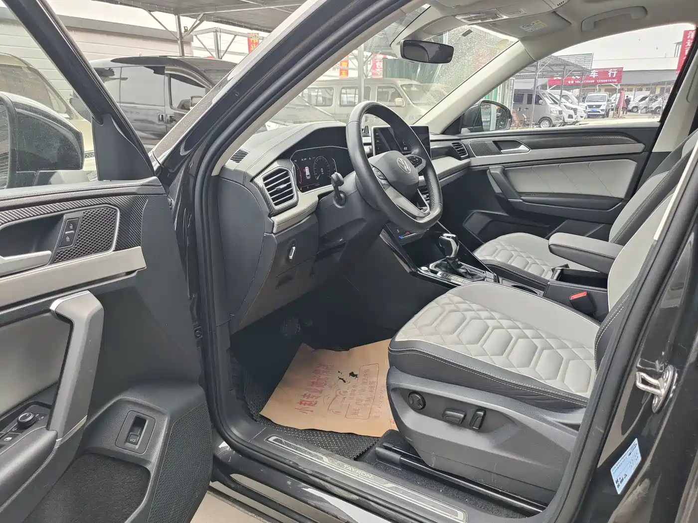 Volkswagen Tayron 2023 330TSI 2WD Luxury Plus Advanced Edition фото 8