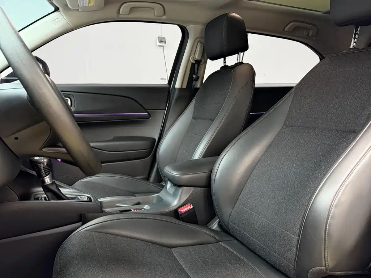 Photo 12 - Honda Vezel