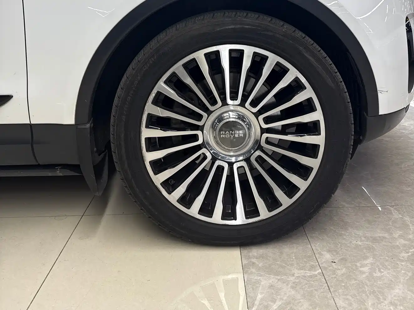 Land Rover Discovery 2018 3.0 SC V6 SE фото 16
