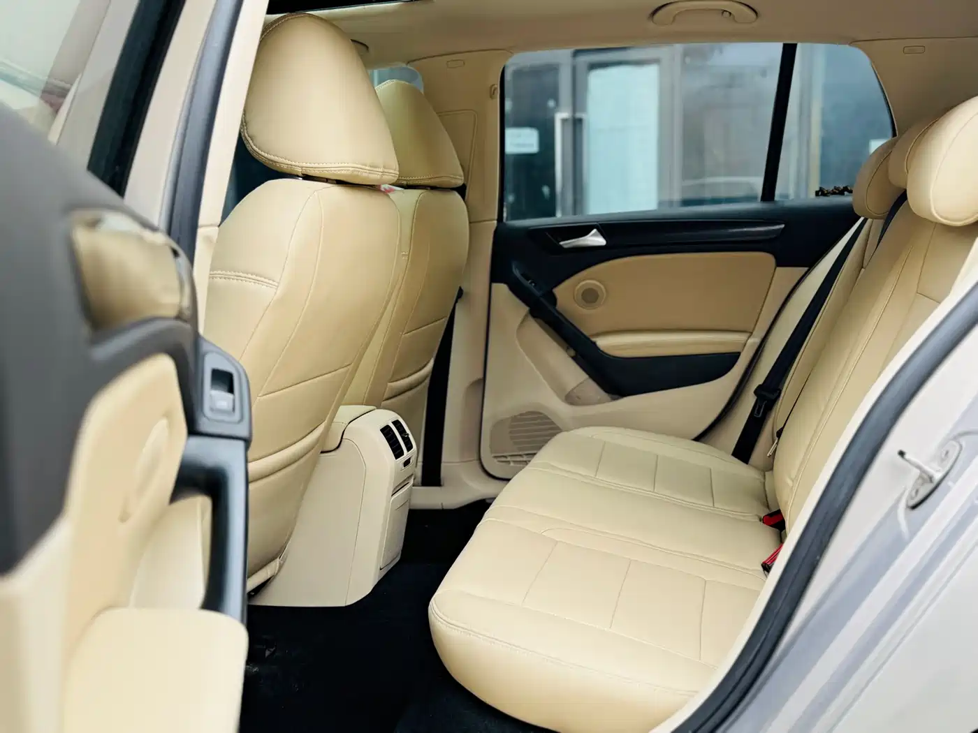 Volkswagen Golf 2012 1.6 Automatic Comfort Type фото 12