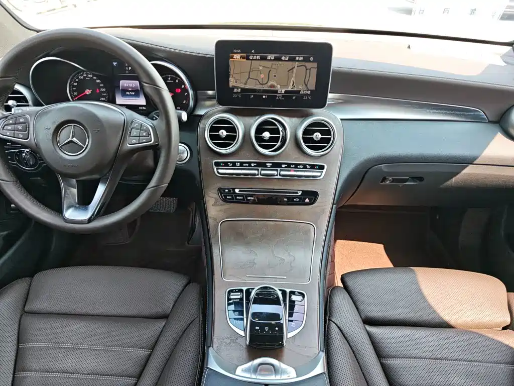 Фото 17 - Mercedes-Benz GLC