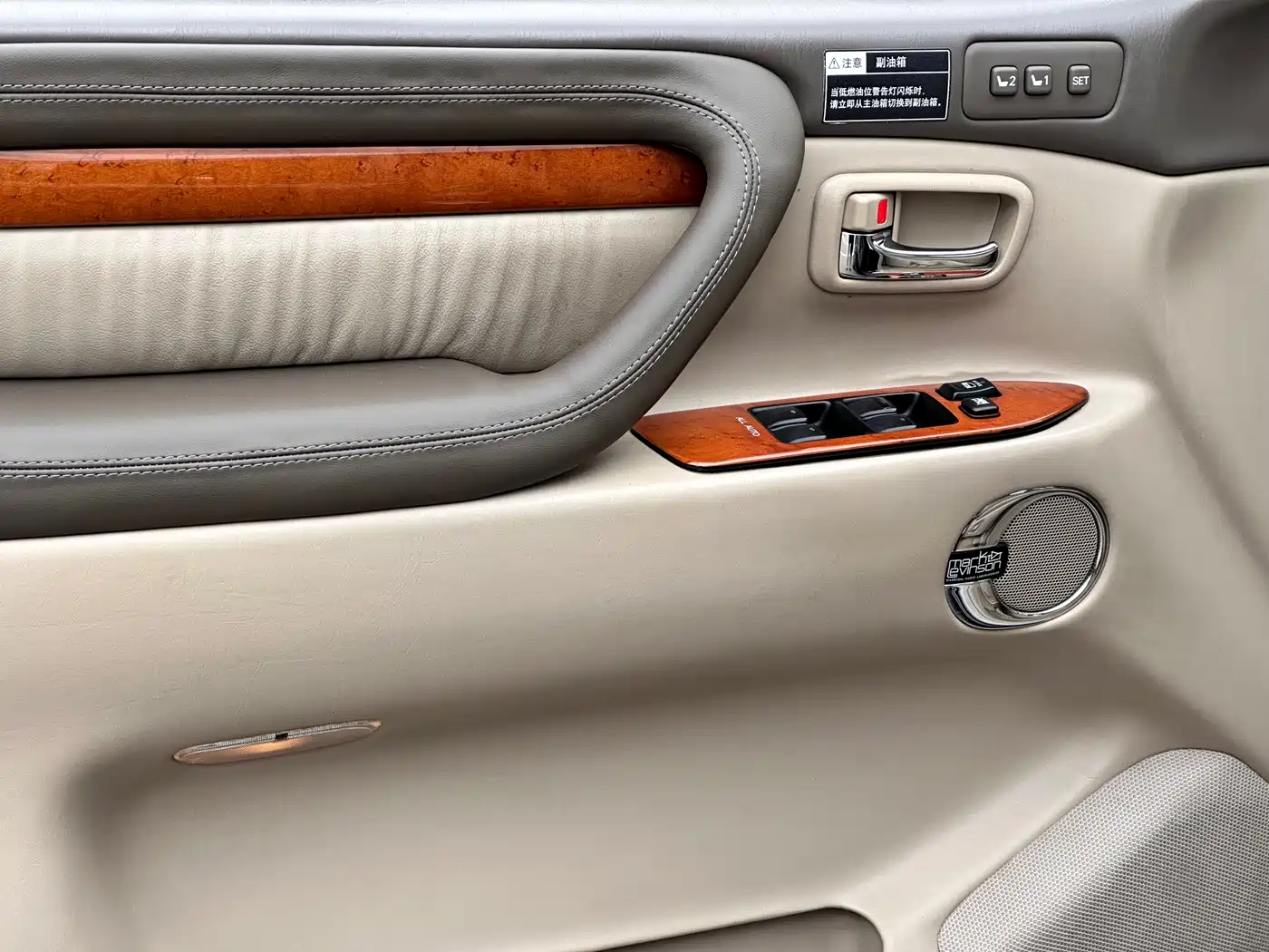 Lexus LX 2005 470 фото 8