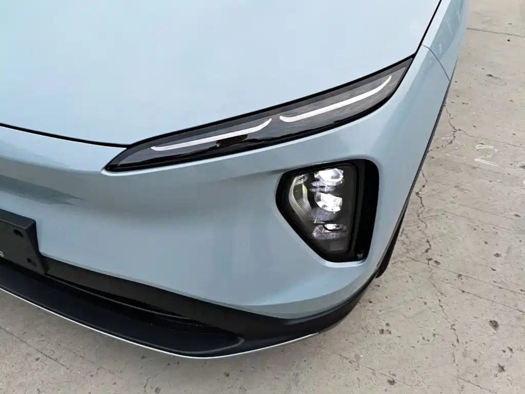 Фото 24 - NIO ES6