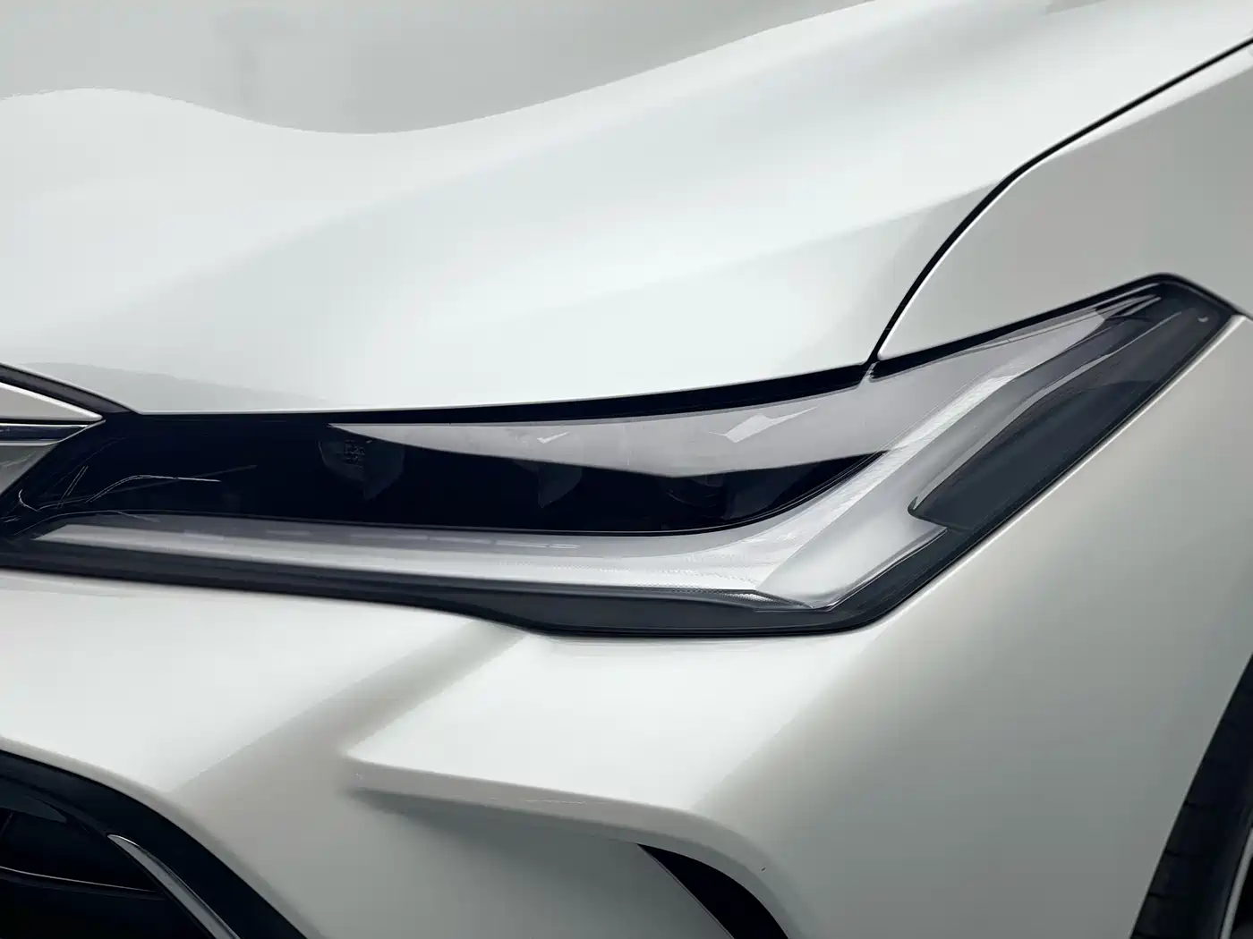Toyota Avalon 2022 2.0L Luxury Edition фото 3