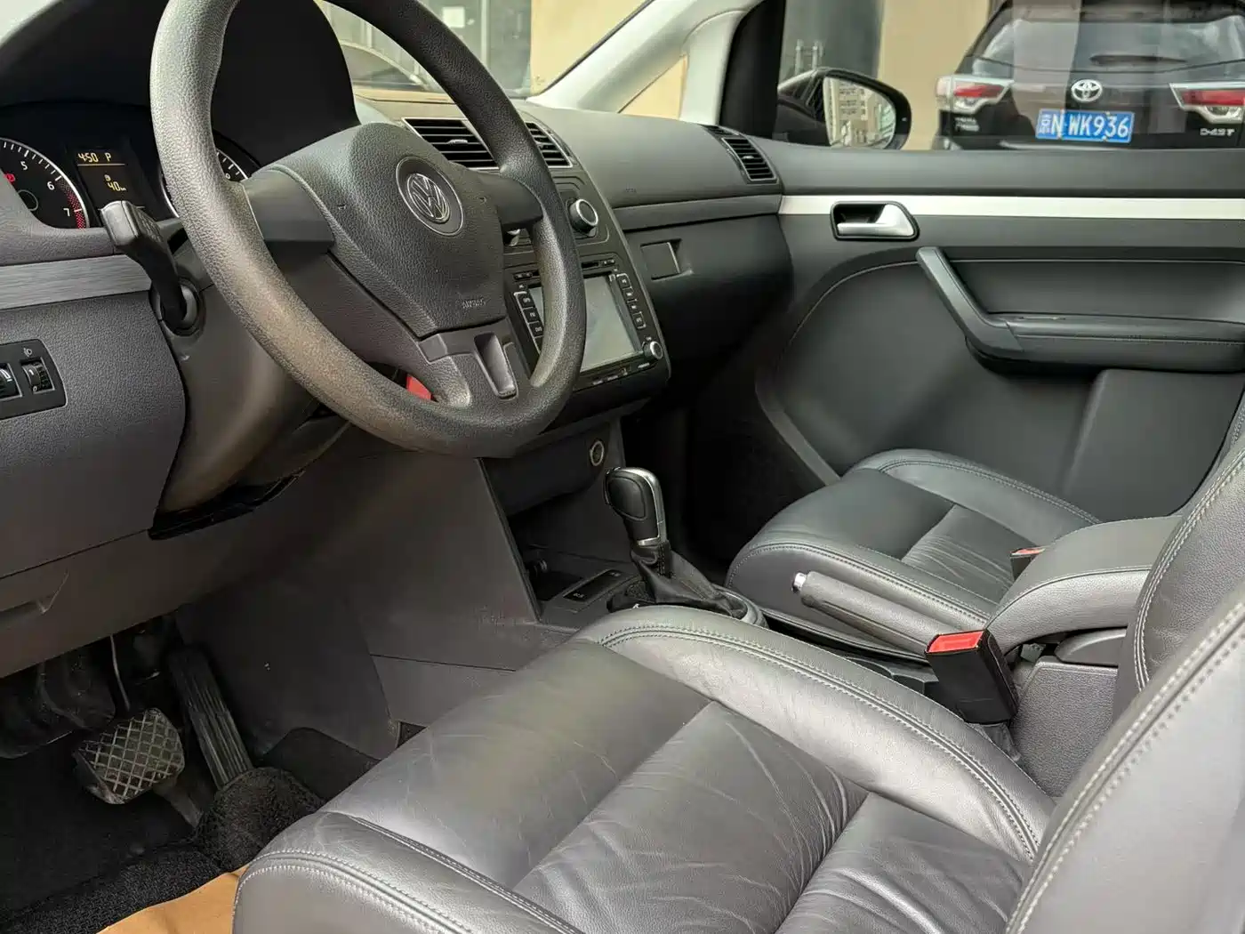Volkswagen Touran 2015 1.4T DSG Comfort Edition 5-seater фото 7