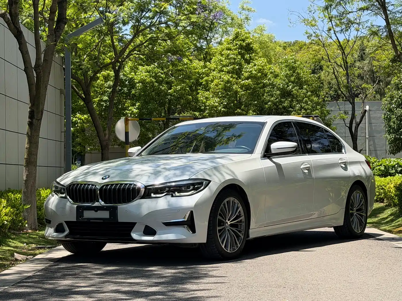 BMW 3 Series 2020 325Li Launch Edition