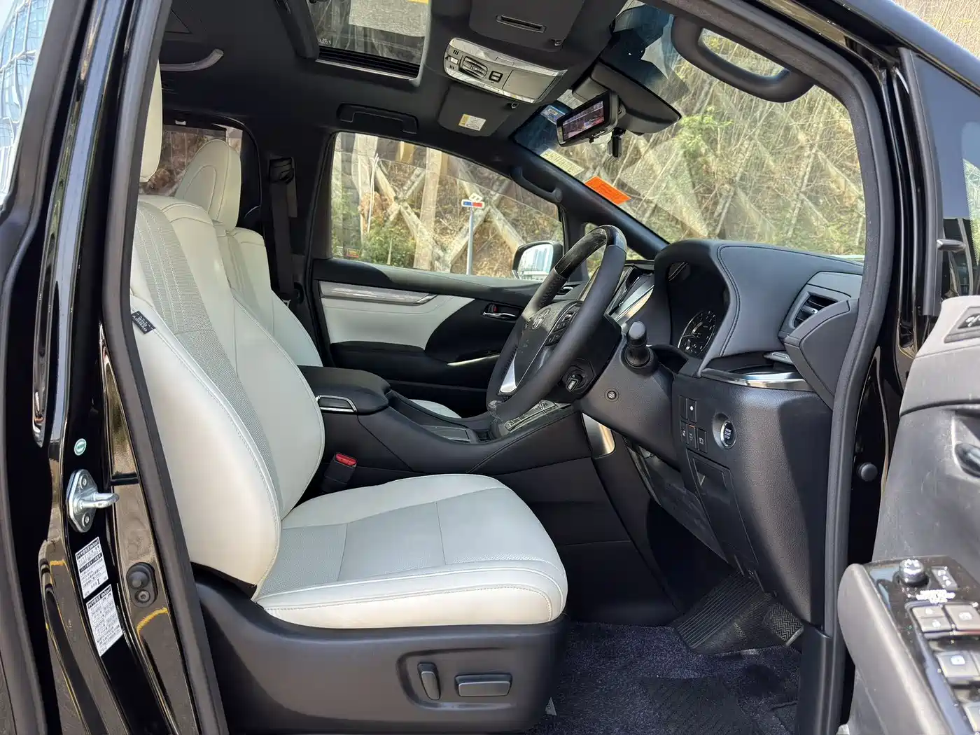 Toyota Alphard 2018 Facelift 3.5L Premium Edition фото 9