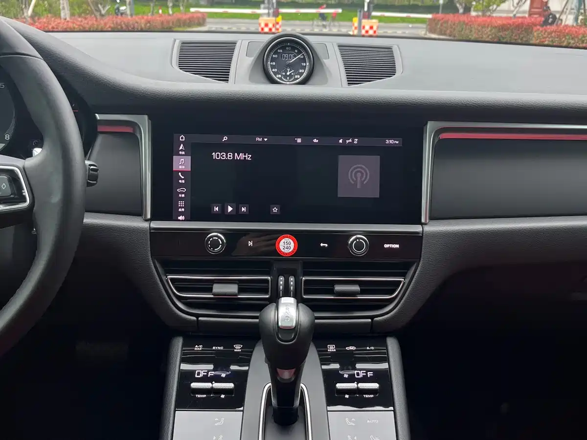 Porsche Macan 2023 Macan 2.0T фото 8