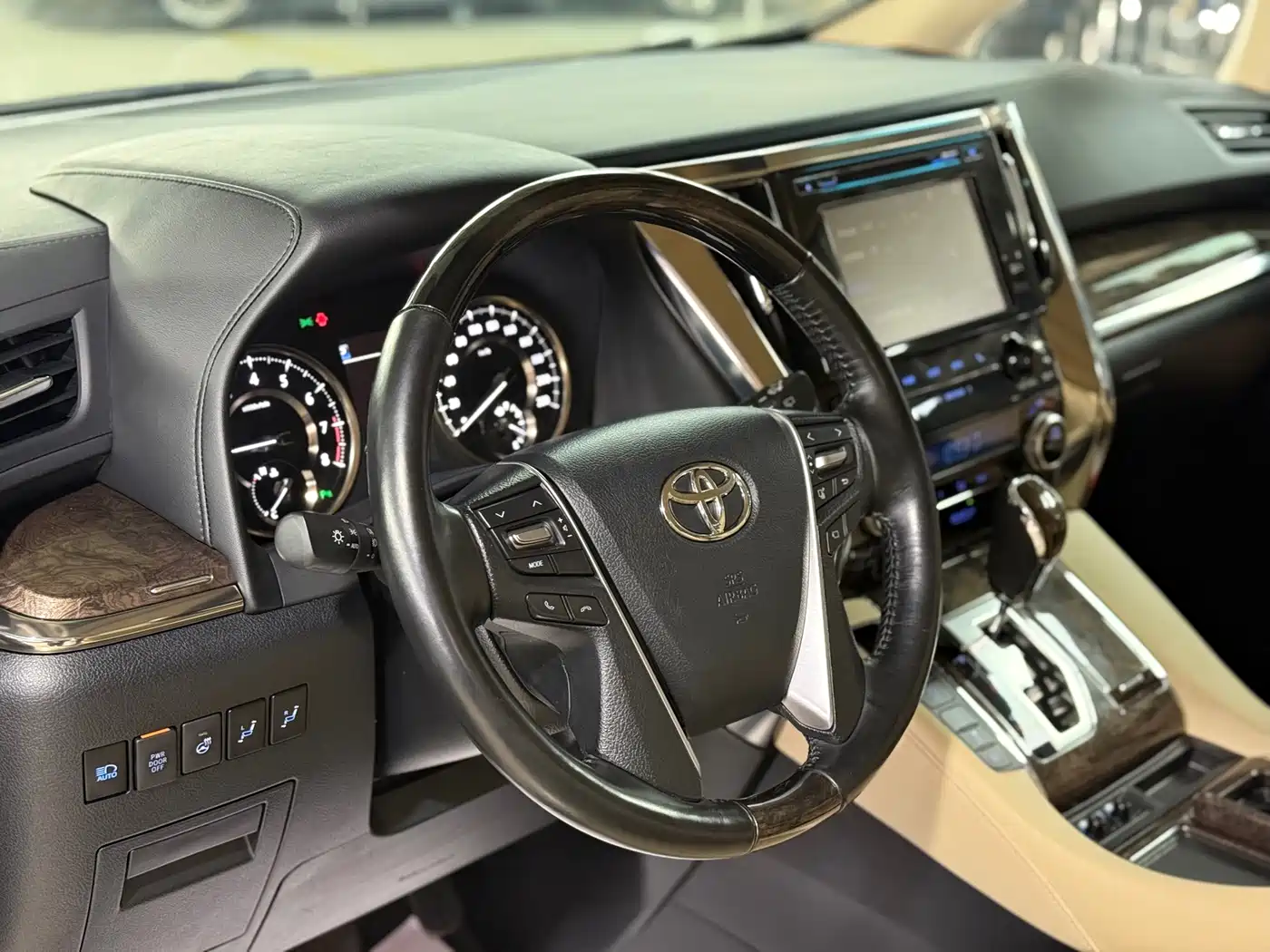 Toyota Alphard 2018 Facelift 3.5L Premium Edition фото 6