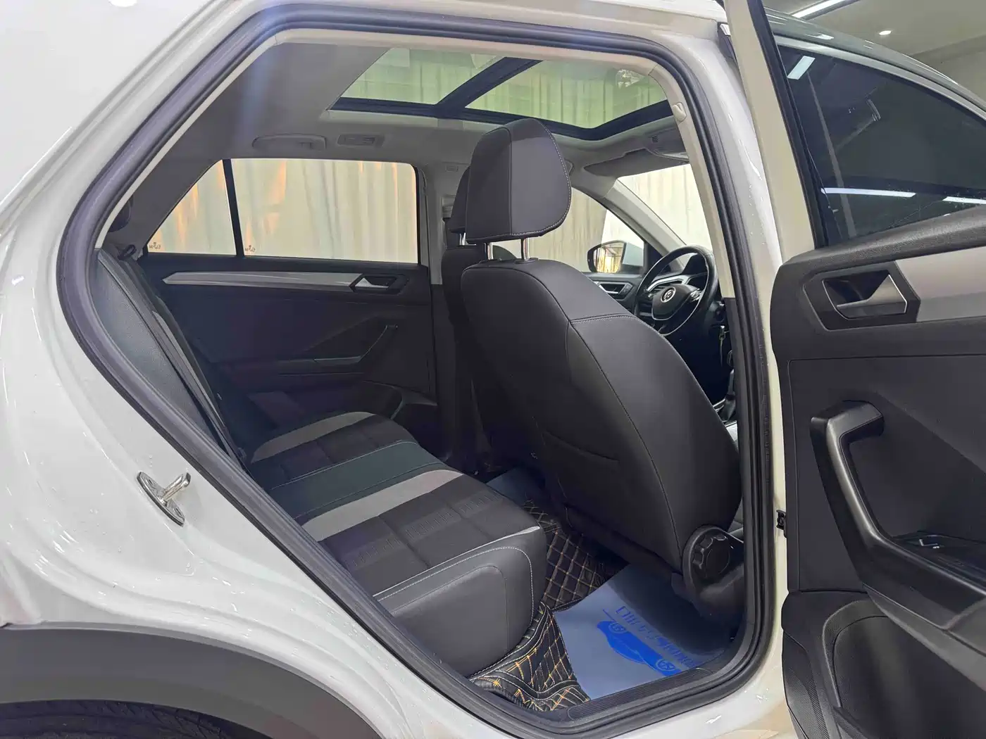 Volkswagen T-ROC 2021 Facelift 280TSI DSG 2WD Elite Smart Connect Edition фото 9