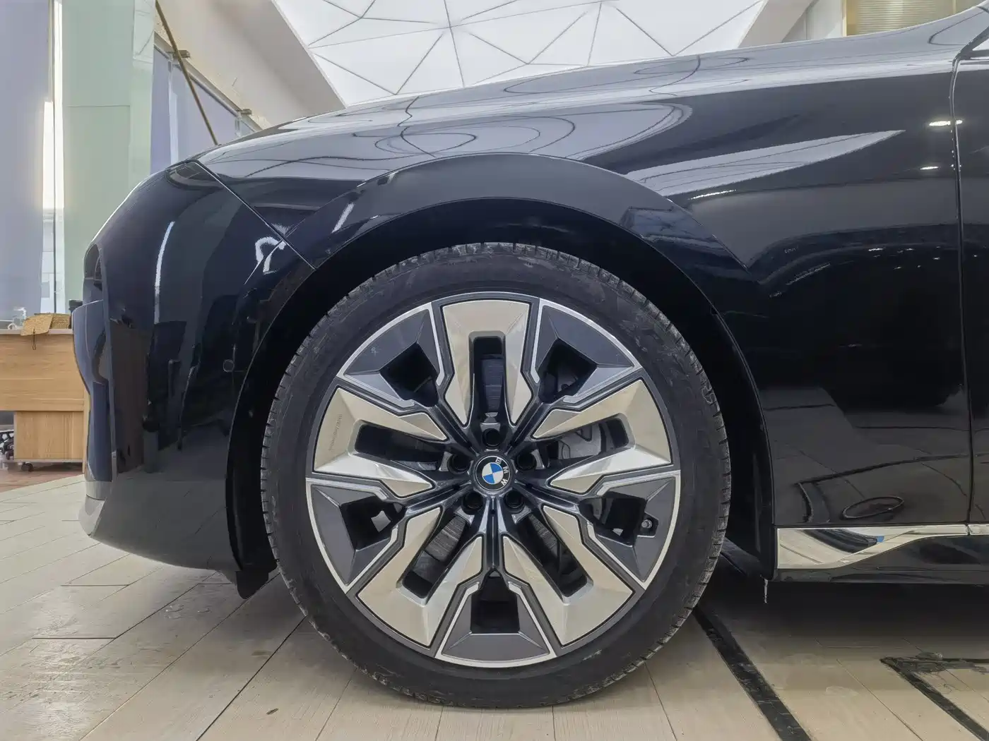 BMW 7-SERIES