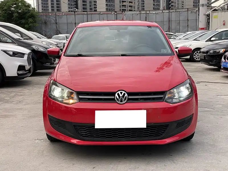 Volkswagen Polo 2011 1.4L Manual Joy Edition фото 2