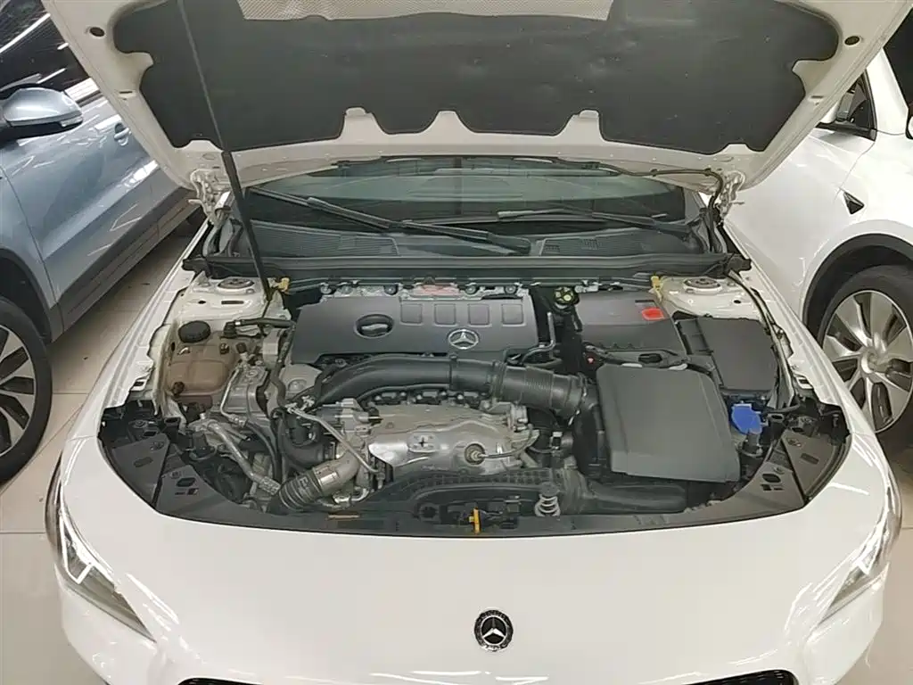 MERCEDES-BENZ CLA (IMPORT)