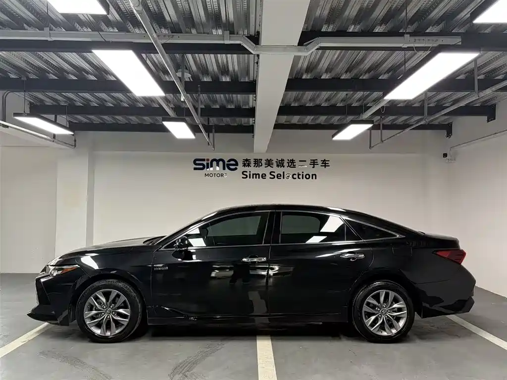 Toyota Avalon 2019 Hybrid 2.5L Luxury Edition China V фото 2