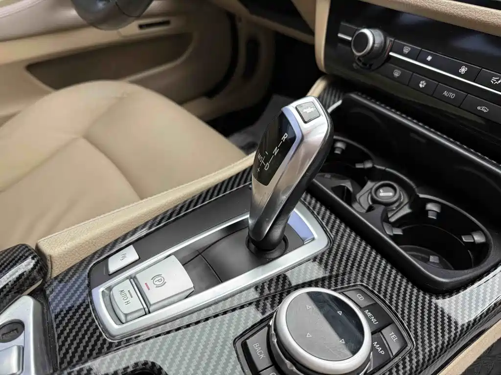 Photo 12 - BMW 5 Series