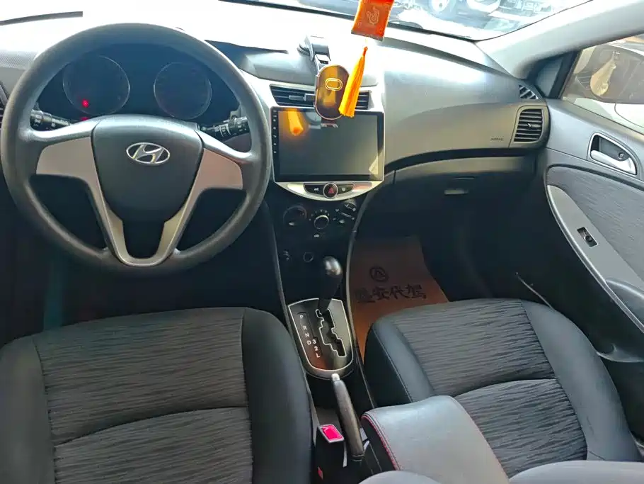 Hyundai Reina 2017 2016 1.4L Automatic GLX Leading