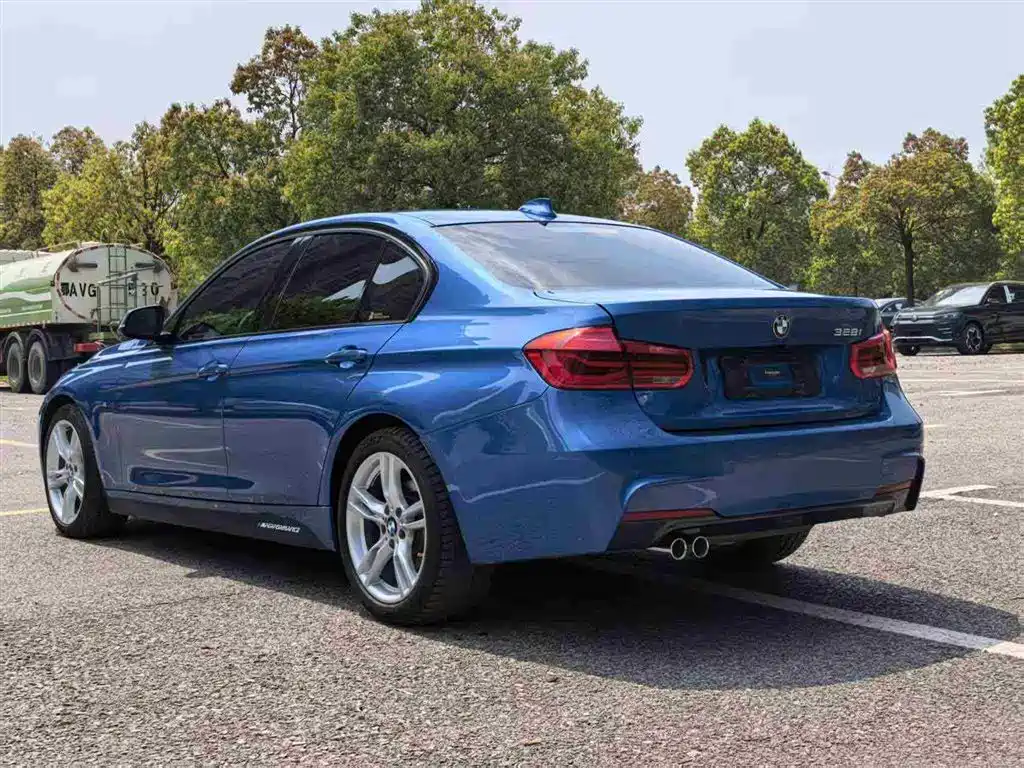 BMW 3 Series 2016 328i M Sport фото 27