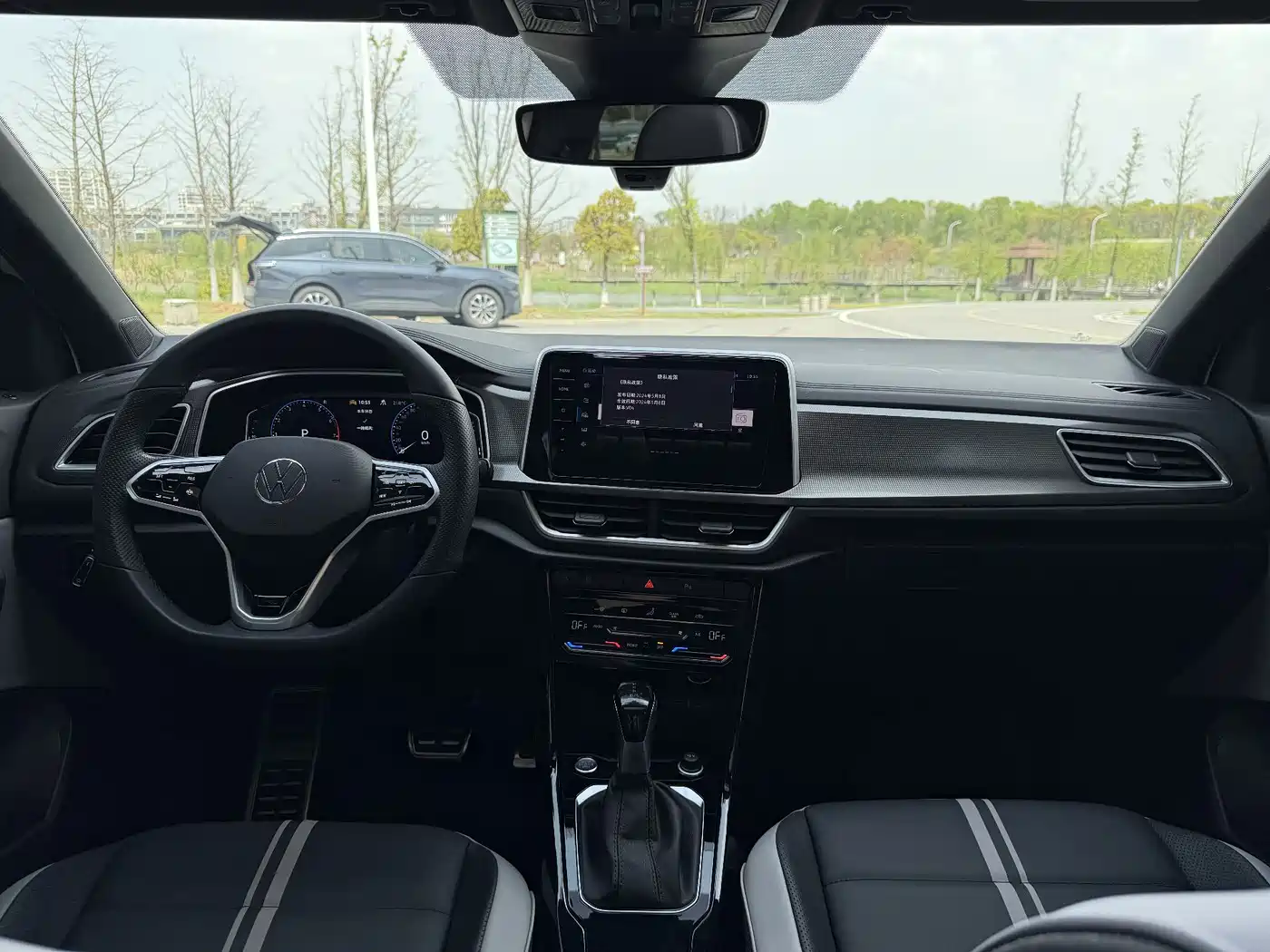 Volkswagen T-ROC 2024 300TSI DSG 2WD Morning Light Edition фото 4