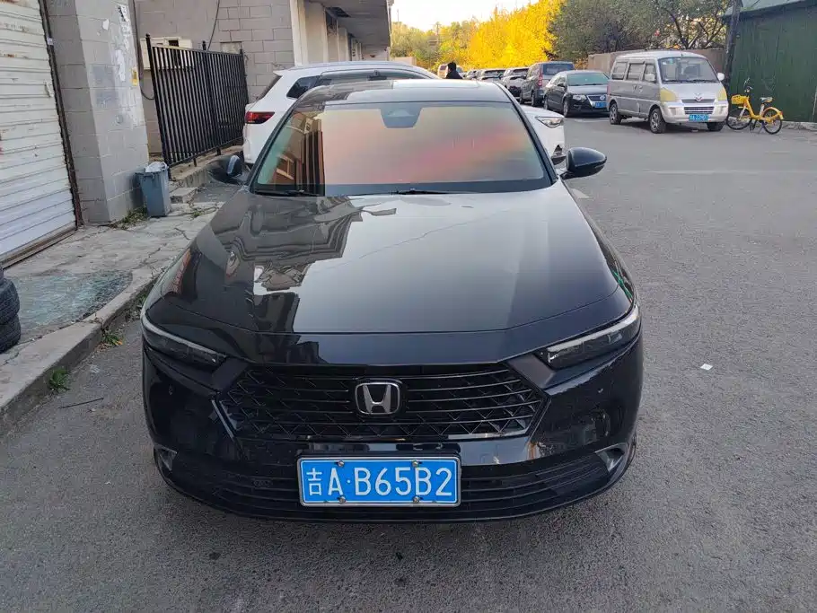Photo 2 - Honda Accord