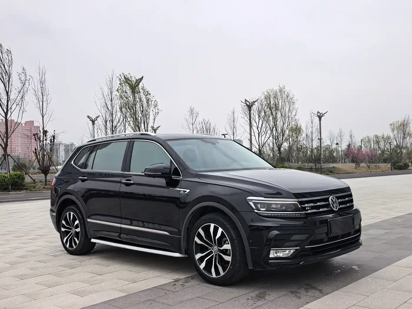Volkswagen Tiguan L 2020 330TSI Auto 2WD R-Line Flagship China VI фото 3