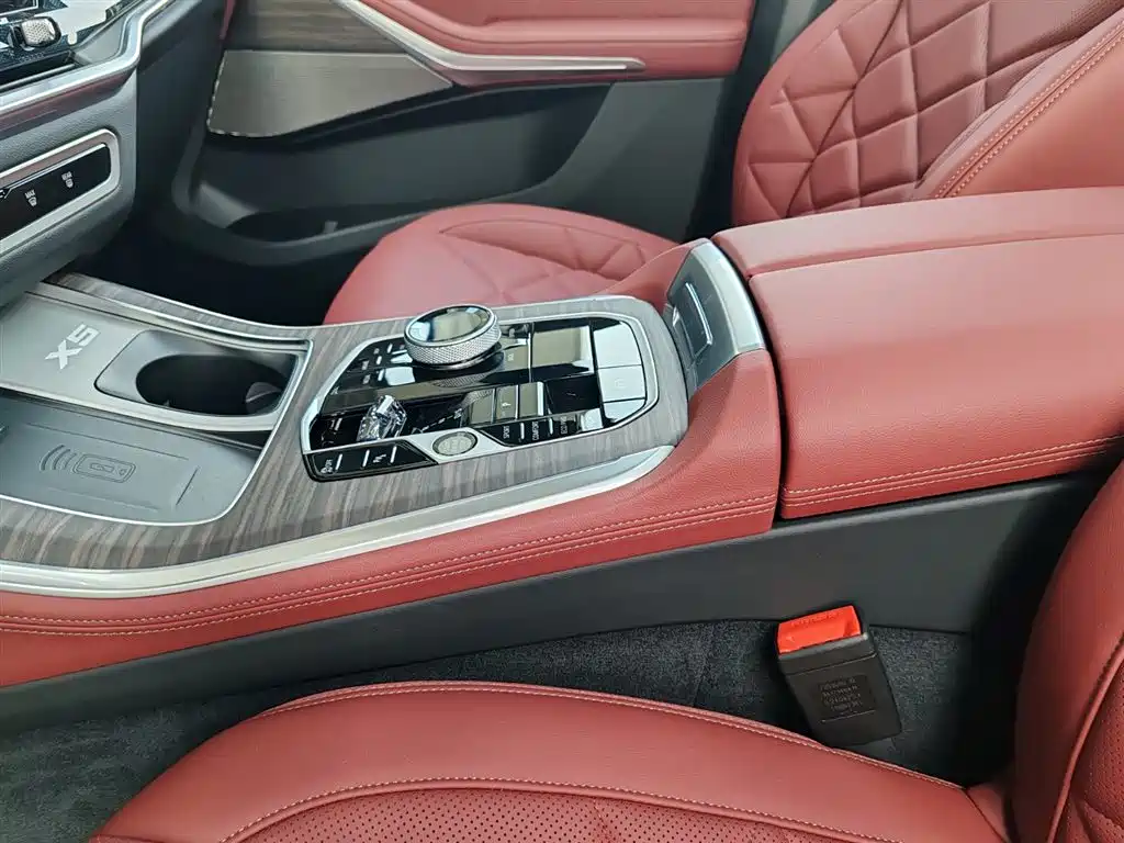 BMW X5 2025 Model xDrive 40Li Exclusive M Sport Blackout Package фото 18