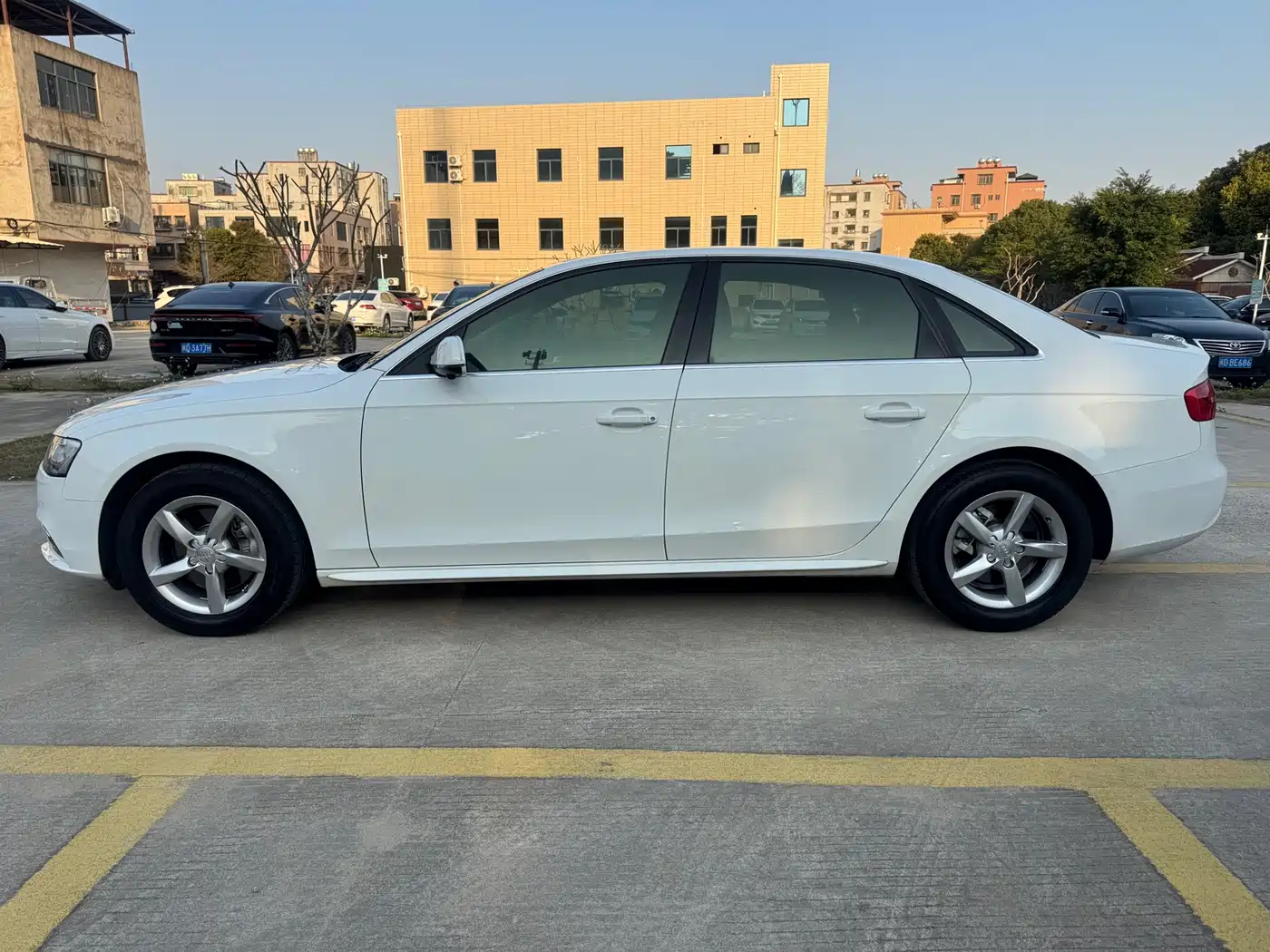 Audi A4L 2013 35 TFSI Automatic Comfort фото 5