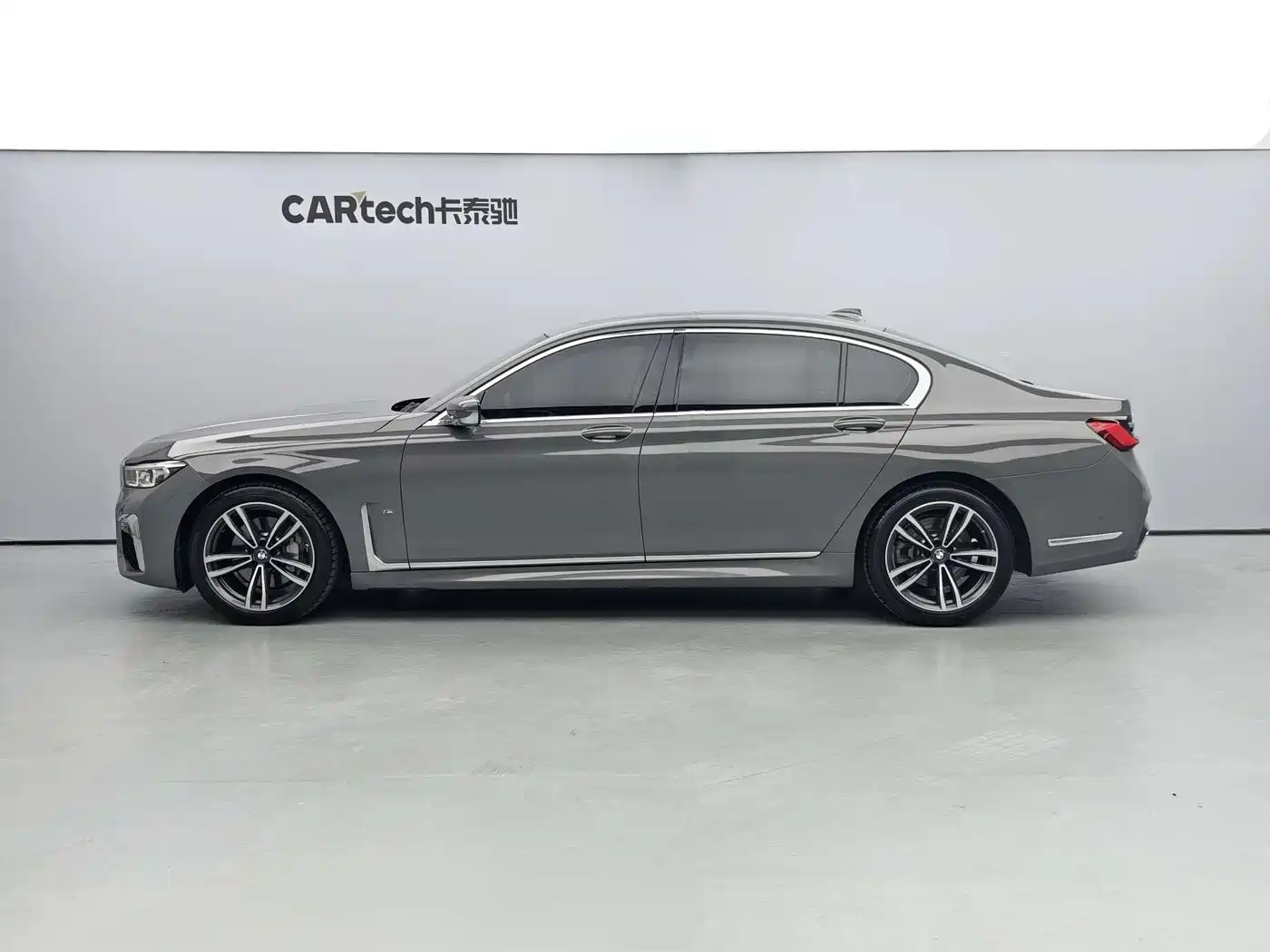 BMW 7 Series 2021 Model 730Li M Sport Package фото 3